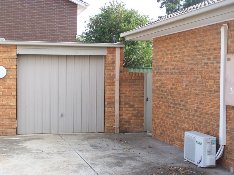 2/285 Princes Highway, Werribee VIC 3030