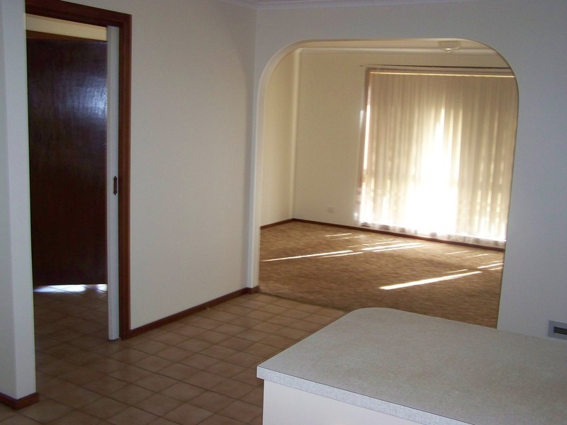 1/8 Buckingham Drive, Werribee VIC 3030