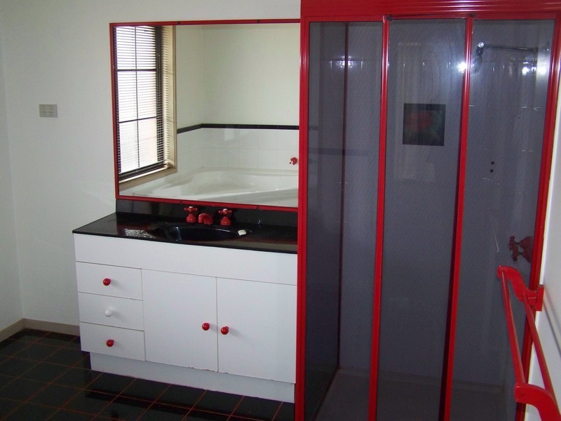 257 Greaves Street North, Werribee VIC 3030