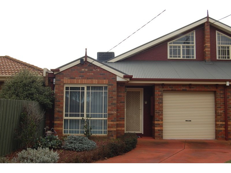 2/114 Purchas Street, Werribee VIC 3030