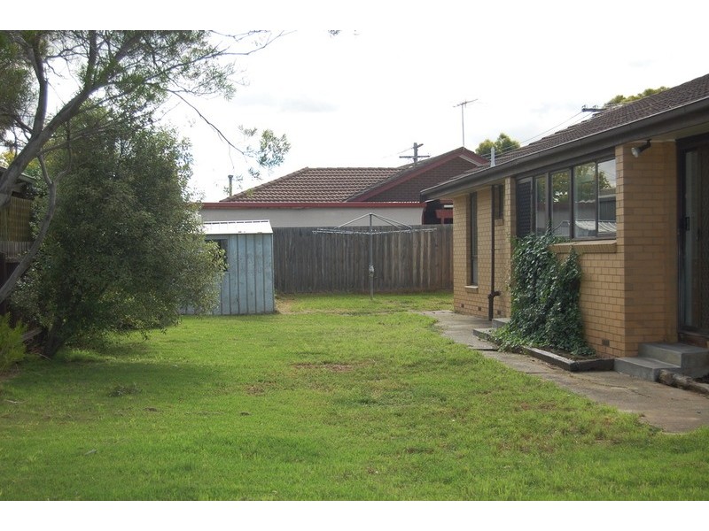 2 Topaz Avenue, Wyndham Vale VIC 3024