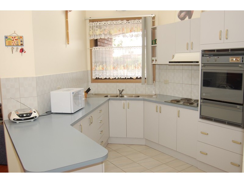 1/4 Collins Street, Werribee VIC 3030