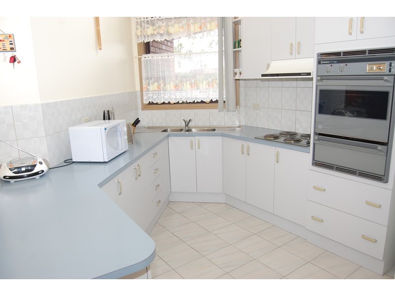 1/4 Collins Street, Werribee VIC 3030