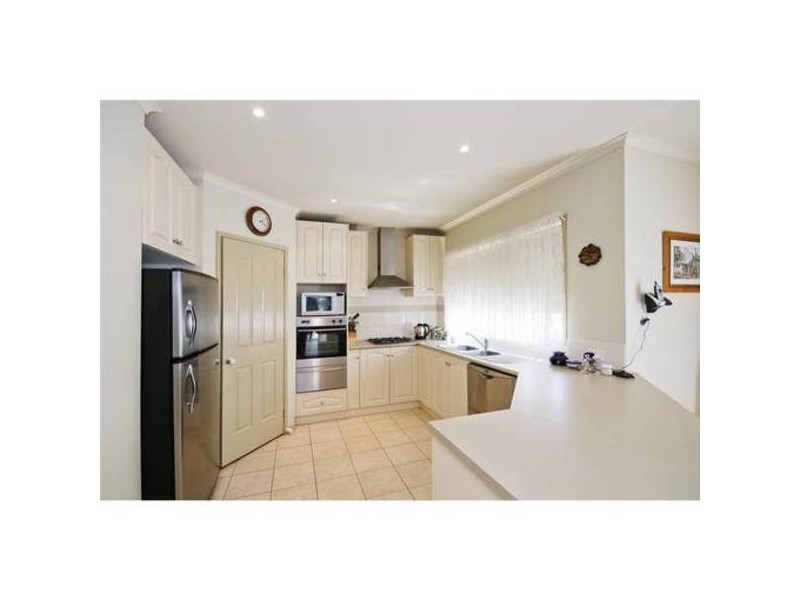 16 Linden Boulevard, Werribee VIC 3030