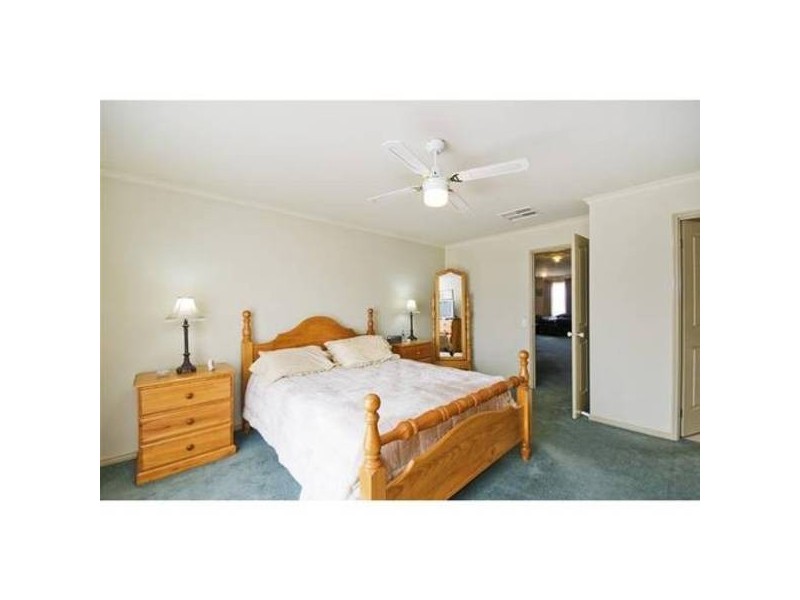 16 Linden Boulevard, Werribee VIC 3030