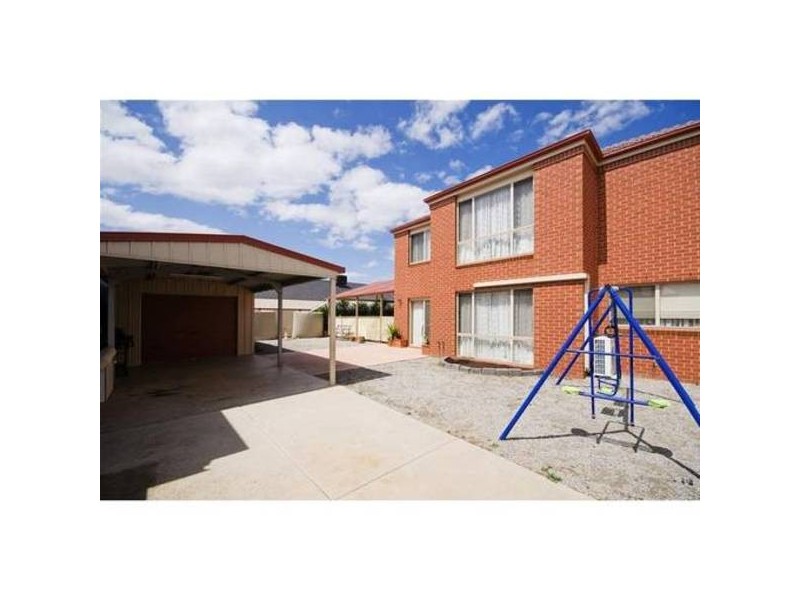 16 Linden Boulevard, Werribee VIC 3030