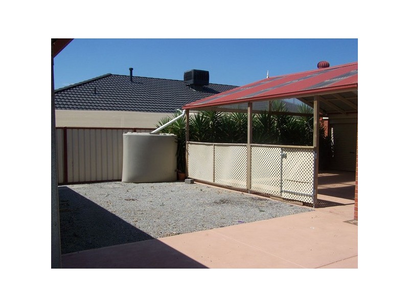 16 Linden Boulevard, Werribee VIC 3030