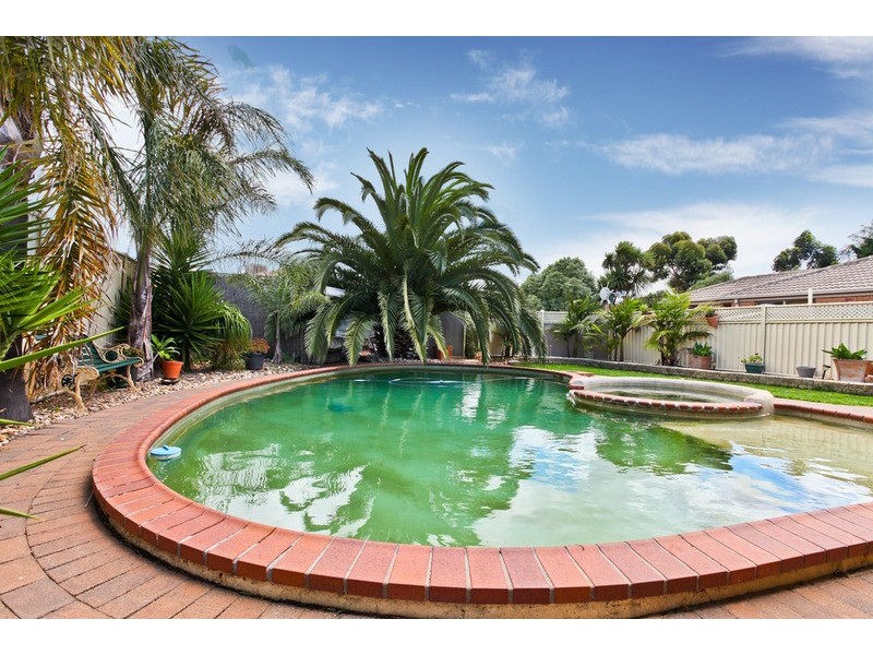 4 Carling Court, Hoppers Crossing VIC 3029