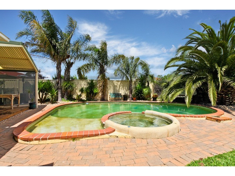 4 Carling Court, Hoppers Crossing VIC 3029