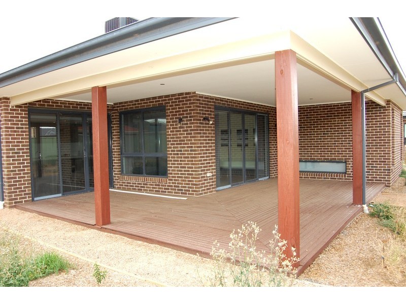 20 Munro Drive, Wyndham Vale VIC 3024