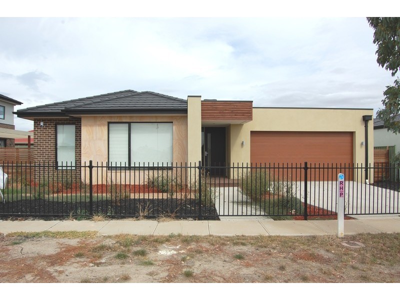 16 Munro Drive, Wyndham Vale VIC 3024
