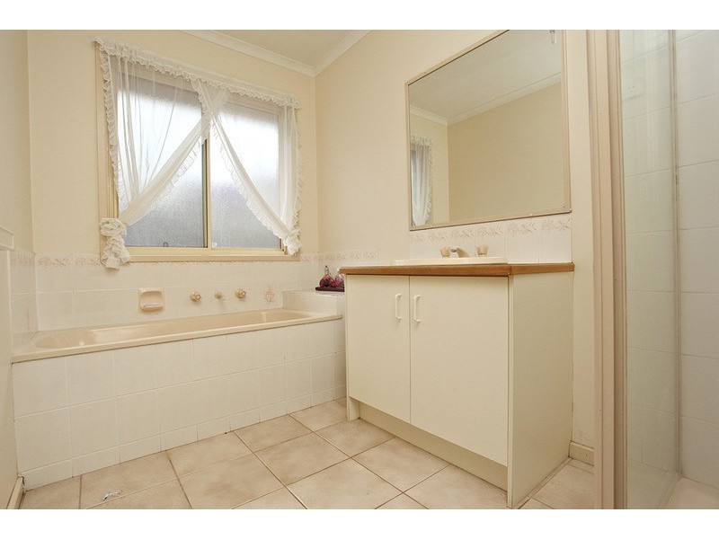 6 Angela Drive, Hoppers Crossing VIC 3029