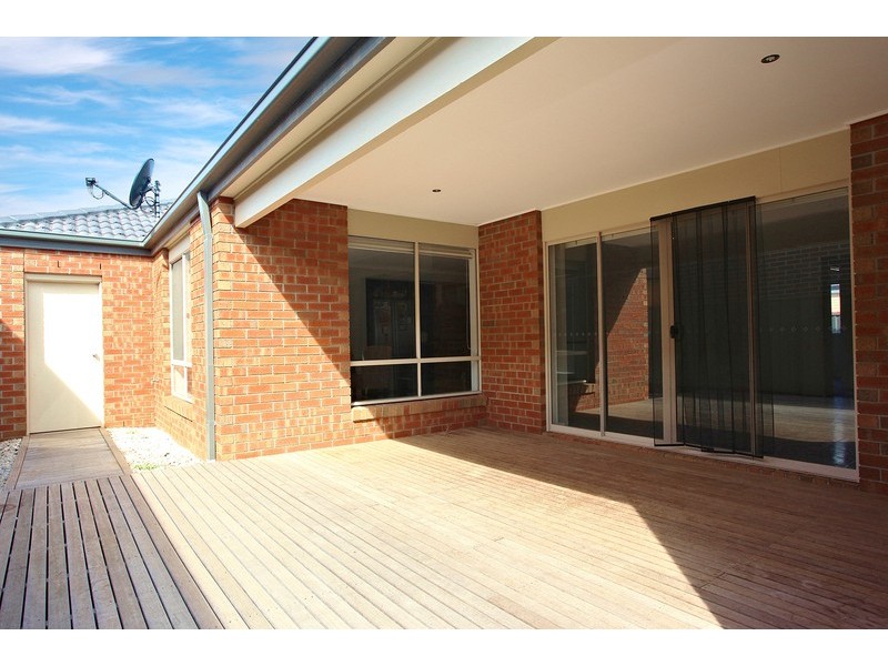 28 Eucumbene Road, Wyndham Vale VIC 3024