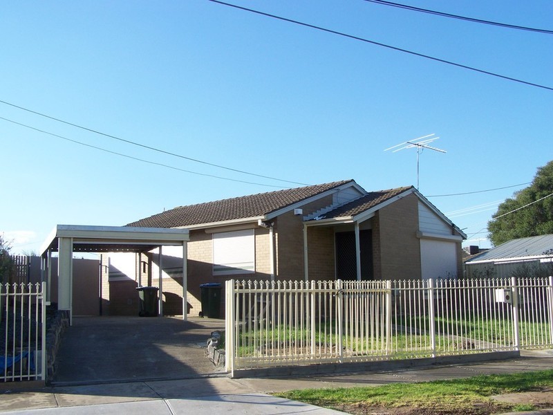 2 Swan Street, Werribee VIC 3030