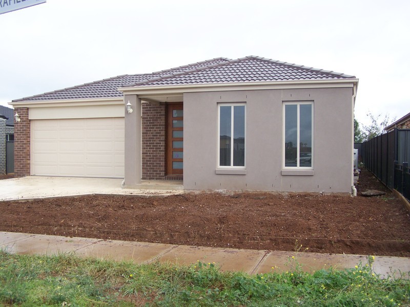 16 Clarafield Crescent, Tarneit VIC 3029