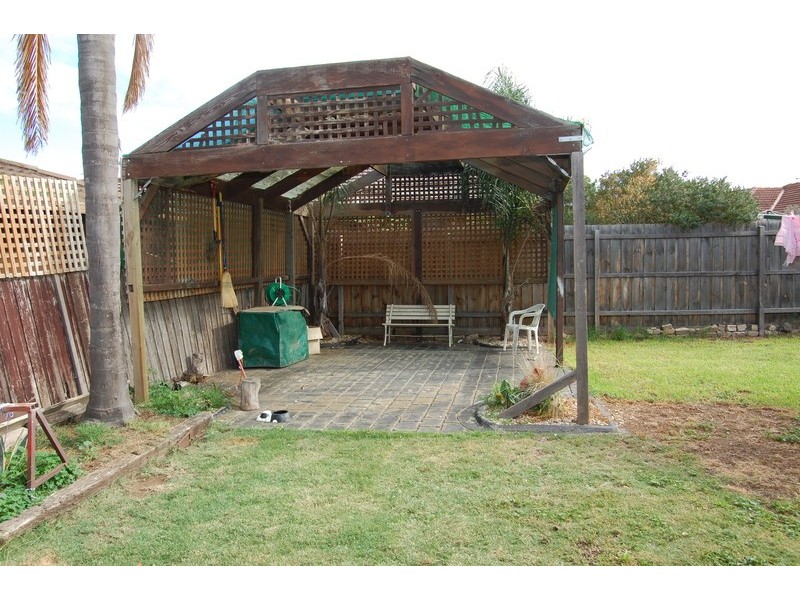 13 Dunbarton Avenue, Hoppers Crossing VIC 3029