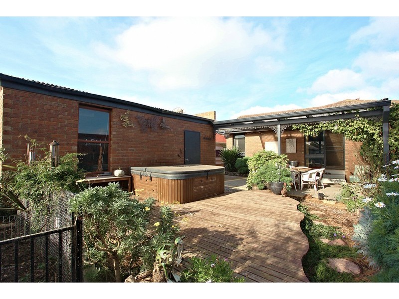 59 Strathmore Crescent, Hoppers Crossing VIC 3029