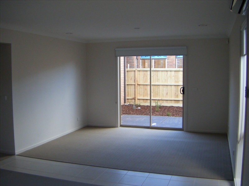 24 Sinclair Crescent, Tarneit VIC 3029