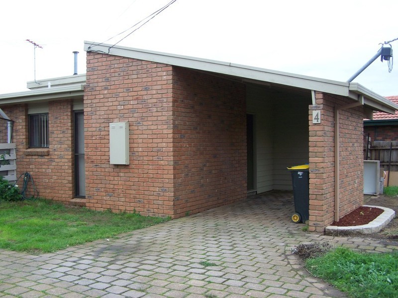 2/4 Legana Court, Werribee VIC 3030