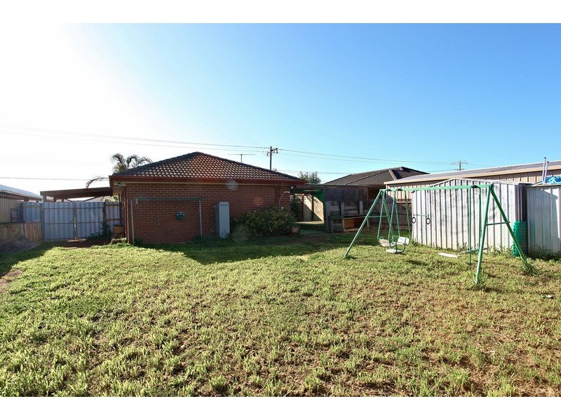 52 Walls Road, Werribee VIC 3030