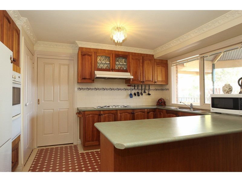 27 Weeden Drive, Werribee VIC 3030