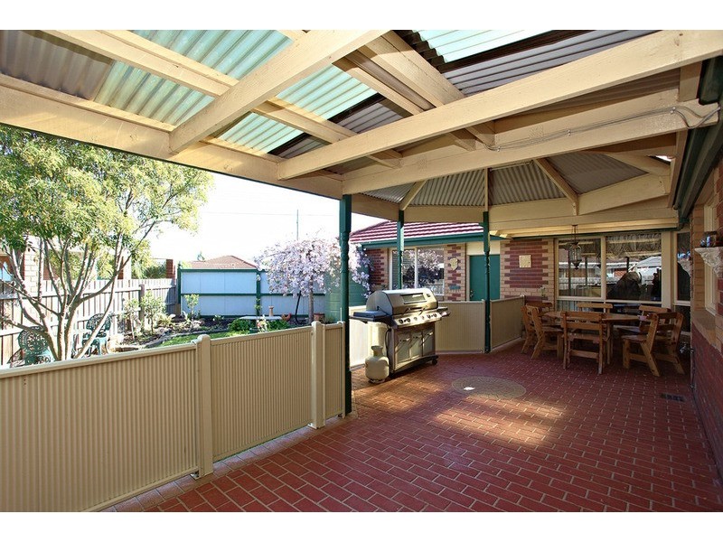 27 Weeden Drive, Werribee VIC 3030