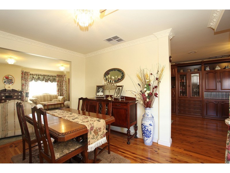 27 Weeden Drive, Werribee VIC 3030