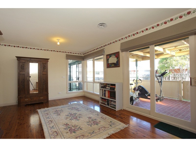 27 Weeden Drive, Werribee VIC 3030