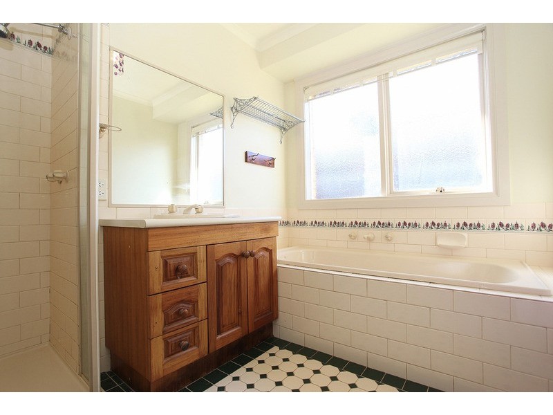 27 Weeden Drive, Werribee VIC 3030