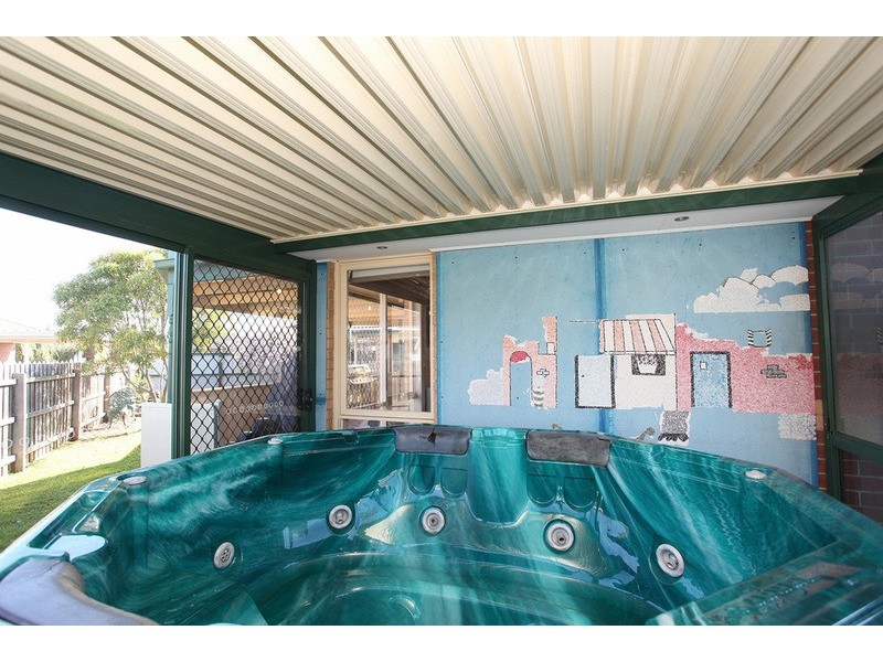 27 Weeden Drive, Werribee VIC 3030