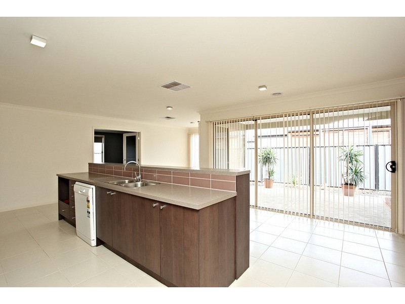 12 Nighthawk Road, Tarneit VIC 3029