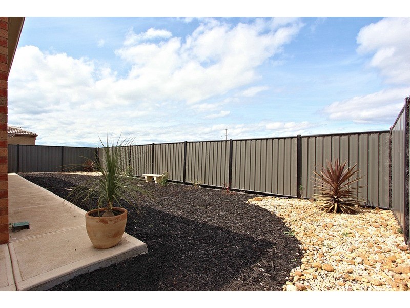 12 Nighthawk Road, Tarneit VIC 3029