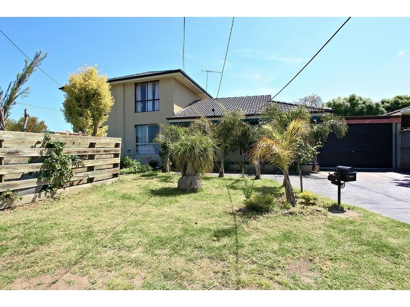 2 Patterson Avenue, Hoppers Crossing VIC 3029