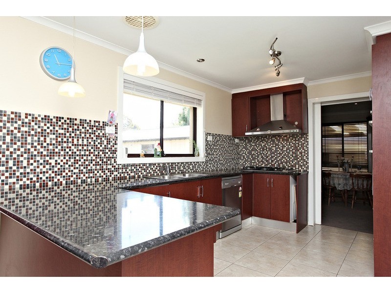 2 Patterson Avenue, Hoppers Crossing VIC 3029