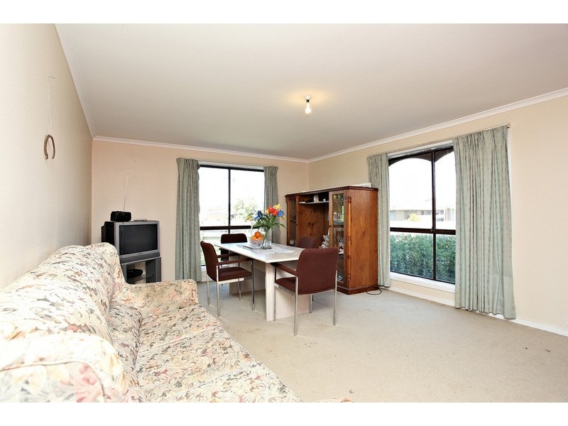 2 Patterson Avenue, Hoppers Crossing VIC 3029