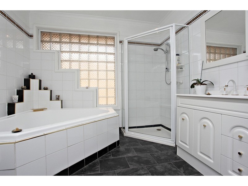 43 Moffatt Crescent, Hoppers Crossing VIC 3029