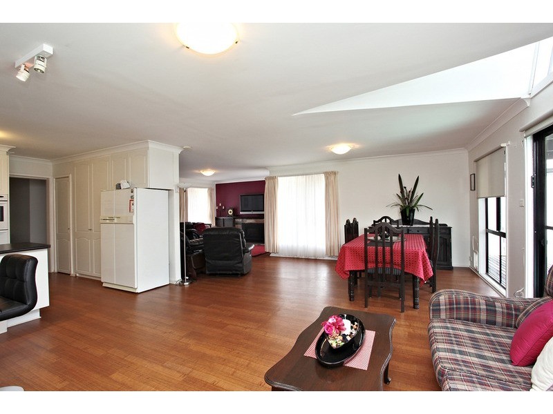 43 Moffatt Crescent, Hoppers Crossing VIC 3029