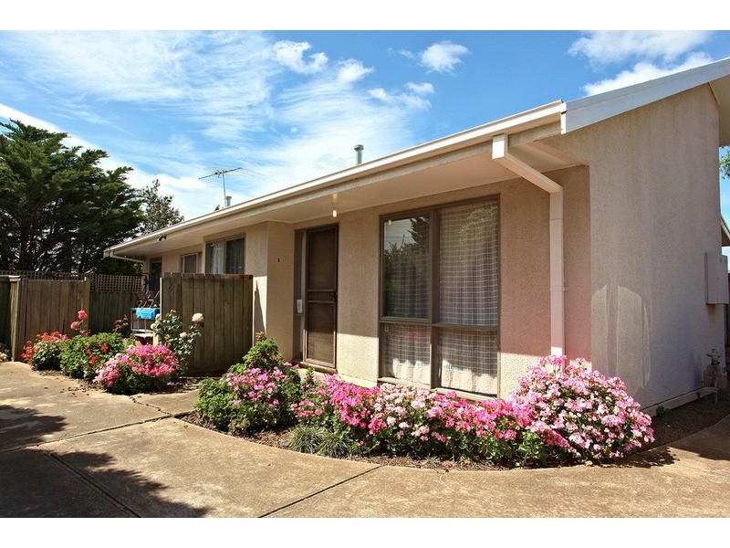 2/95 Songlark Crescent, Werribee VIC 3030