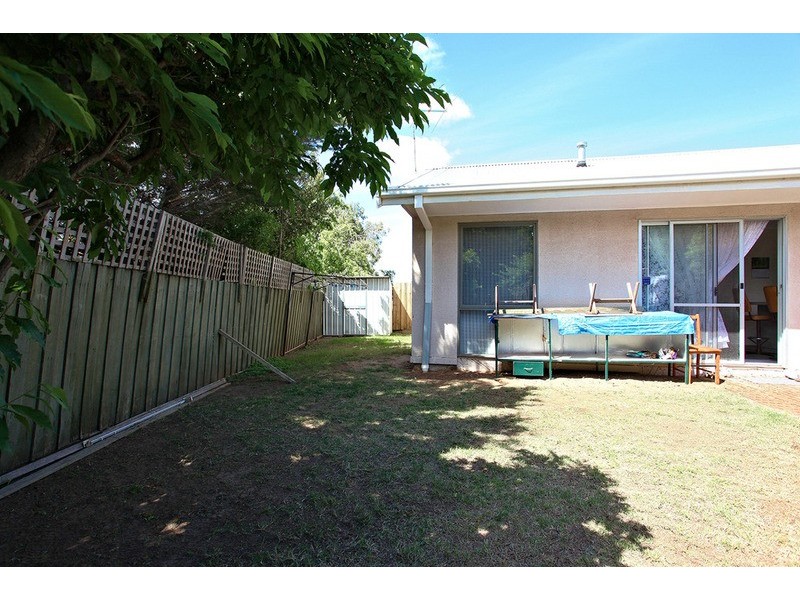 2/95 Songlark Crescent, Werribee VIC 3030