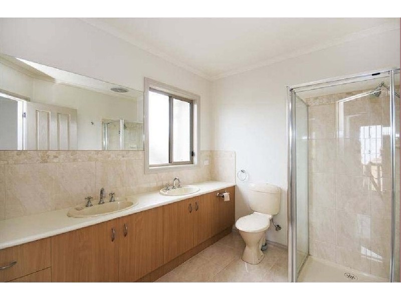 1/6-8 Salisbury Street, Werribee VIC 3030