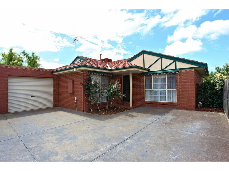 2/19 Salisbury Street, Werribee VIC 3030