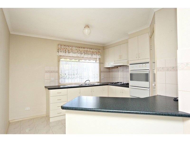 2/19 Salisbury Street, Werribee VIC 3030