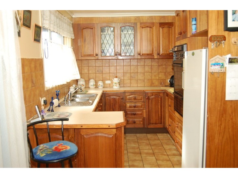 13 Dunbarton Avenue, Hoppers Crossing VIC 3029