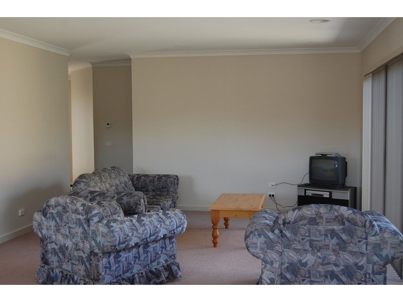 15/141-147 Princes Highway, Werribee VIC 3030