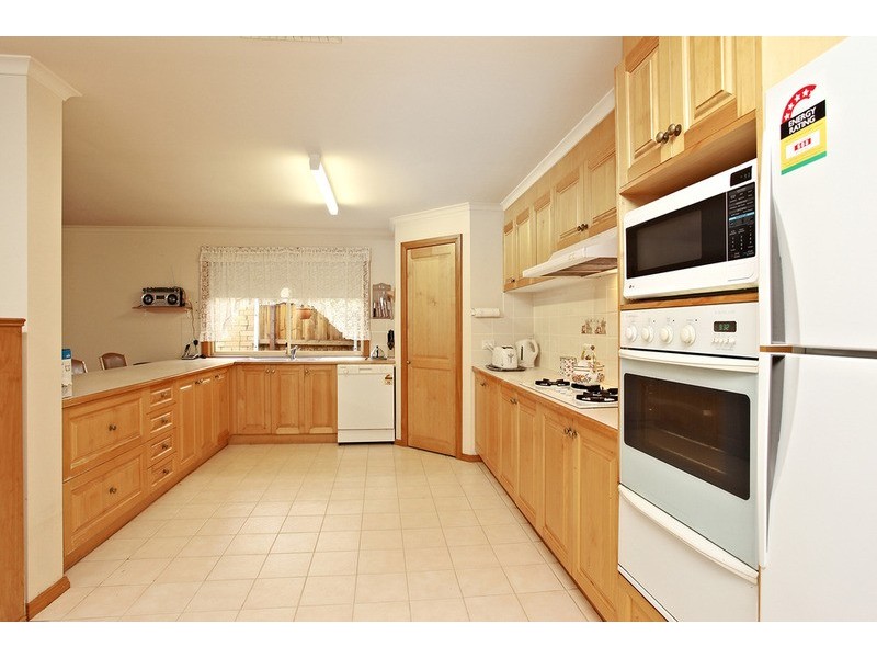 11 Second Avenue, Hoppers Crossing VIC 3029