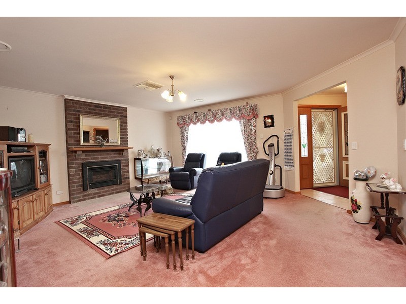 11 Second Avenue, Hoppers Crossing VIC 3029
