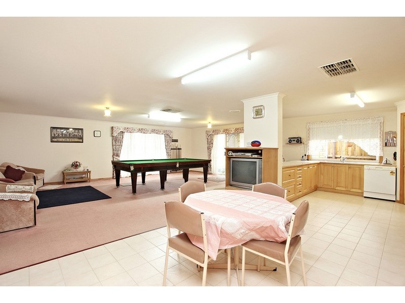 11 Second Avenue, Hoppers Crossing VIC 3029