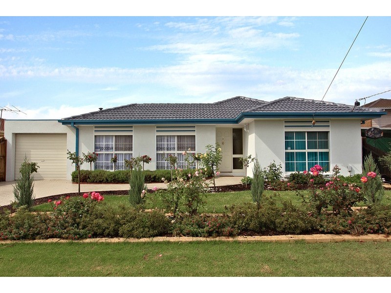 3 Whimbrel Court, Werribee VIC 3030
