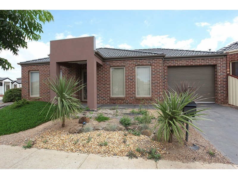 1/5 Finchley Park Crescent, Tarneit VIC 3029