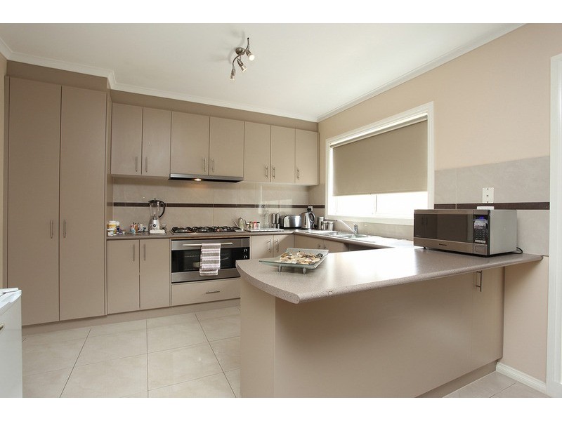 1/5 Finchley Park Crescent, Tarneit VIC 3029